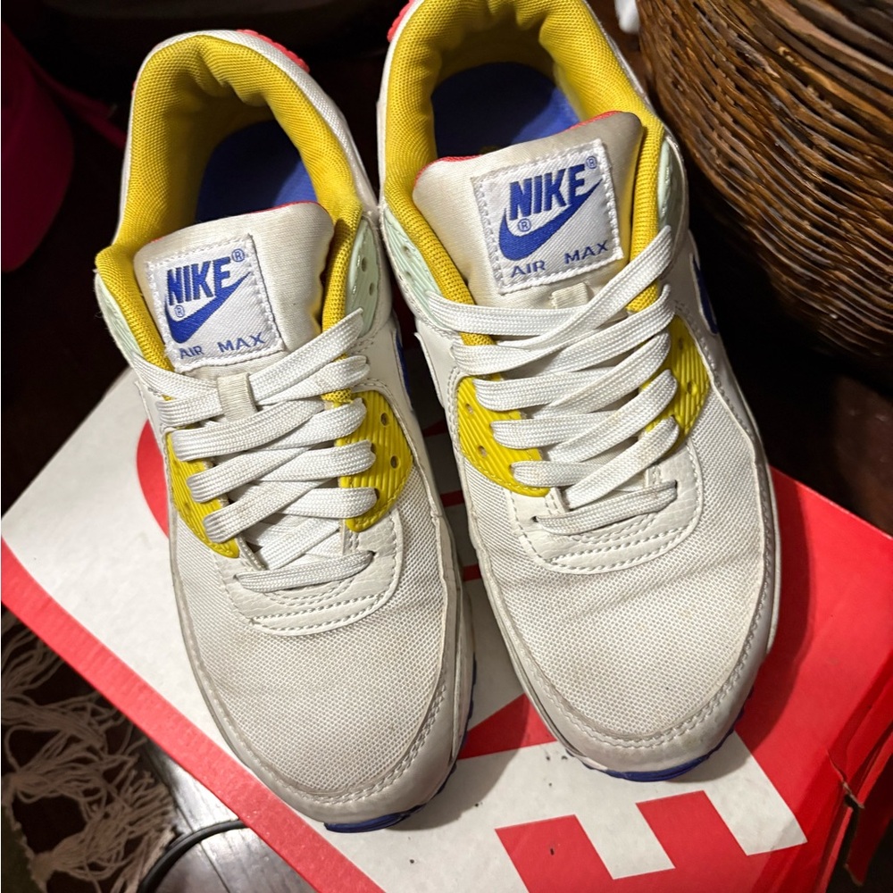 Nike Wmns Air Max 90 'Summit